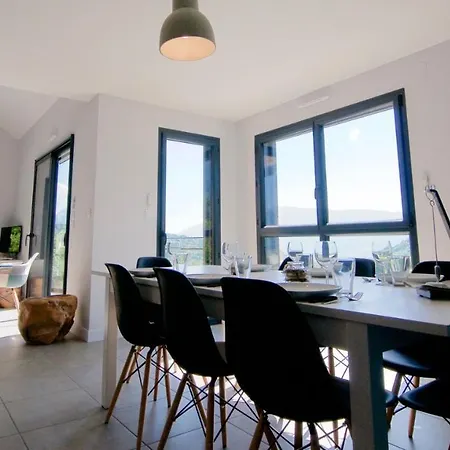 La Maison De Bluffy By Locationlacannecy Bluffy